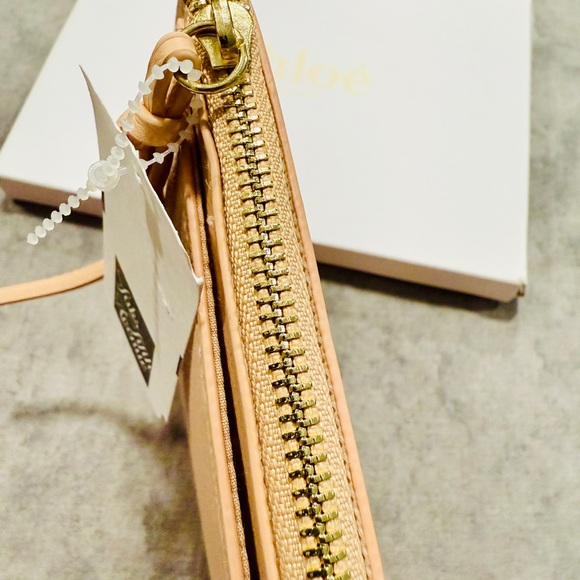 Chloe Pouch Authentic - Picture 7 of 8